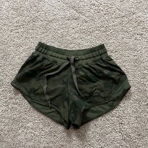 Lululemon Hotty Hot Shorts - Green Camo - 2